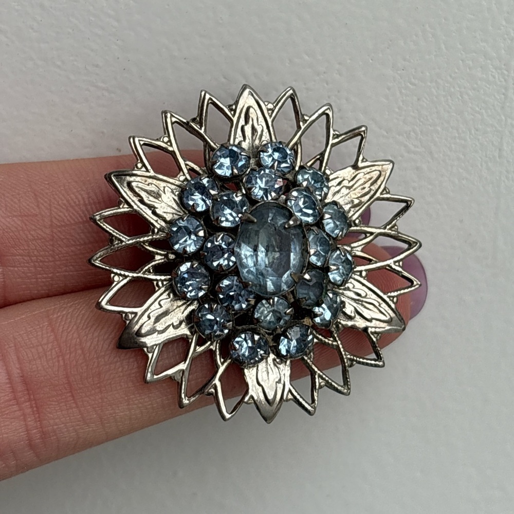 Vintage Floral Starburst Silver Rhinestone Brooch Pin